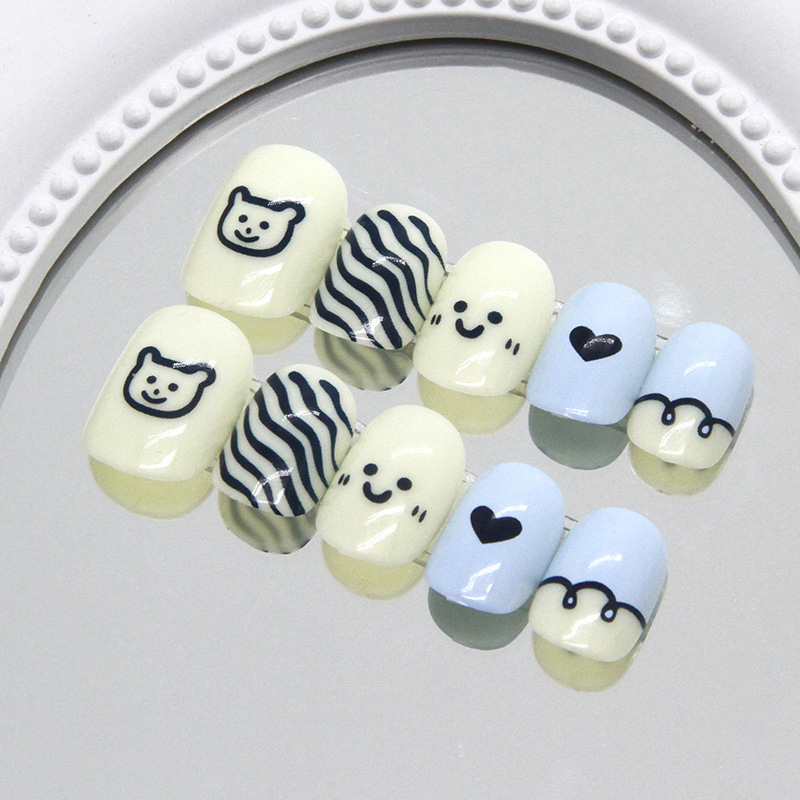 24 adet kare basın çivi seviml - Nail Art Press On incelemesi ve fiyatı